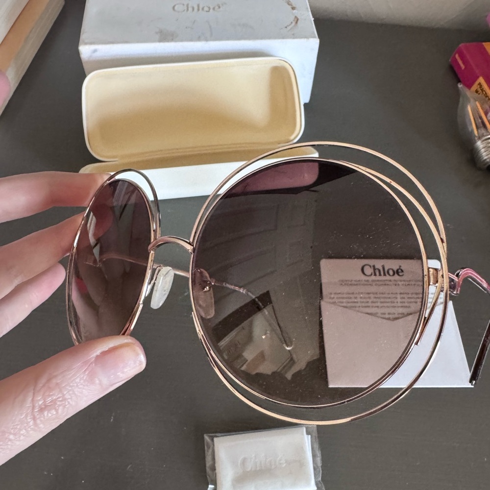 Chloé Round Double-Rim Sunglasses in Gold with Brown Lenses - Picture 3 of 4